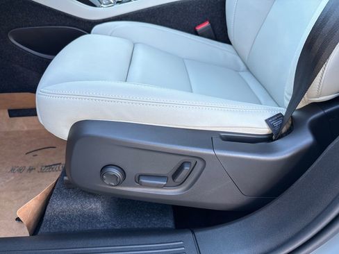 New 2026 Volvo XC40 B5 Plus w/ Protection Package Premier image 7