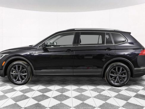 Used 2023 Volkswagen Tiguan SE w/ Panoramic Sunroof Package image 22