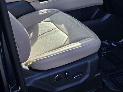 Used 2024 Ford Expedition Limited image 7