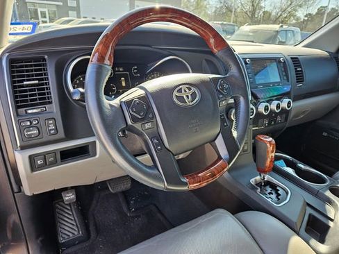 Used 2021 Toyota Sequoia Platinum image 11