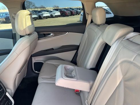 Used 2020 Lincoln Nautilus Reserve image 24