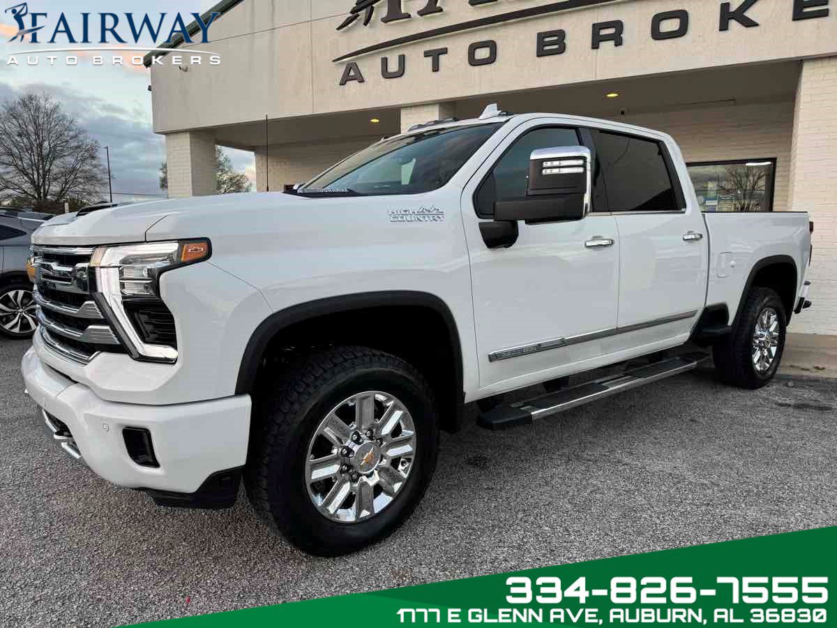 Used 2024 Chevrolet Silverado 2500 High Country w/ High Country Premium Package AWD/4WD image 2
