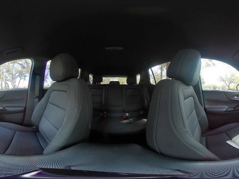 Used 2025 Chevrolet Equinox LT image 38