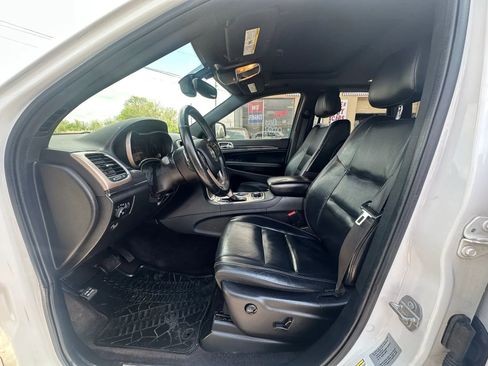 Used 2017 Jeep Grand Cherokee Limited AWD/4WD image 13
