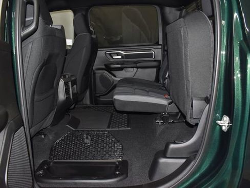 New 2026 RAM 1500 4x4 Crew Cab image 32