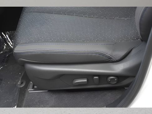 Certified 2026 Subaru Forester Premium AWD/4WD image 32