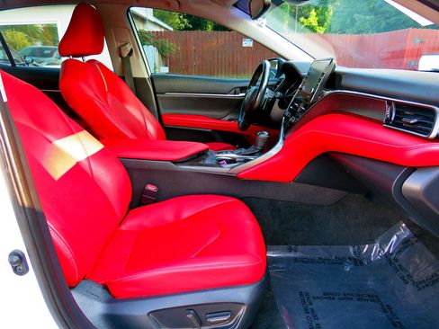 Used 2022 Toyota Camry XSE w/ Carpet Mat Package (TMS) image 32