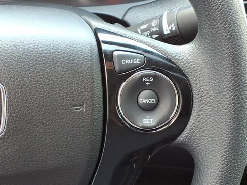 Used 2016 Honda Accord EX image 19