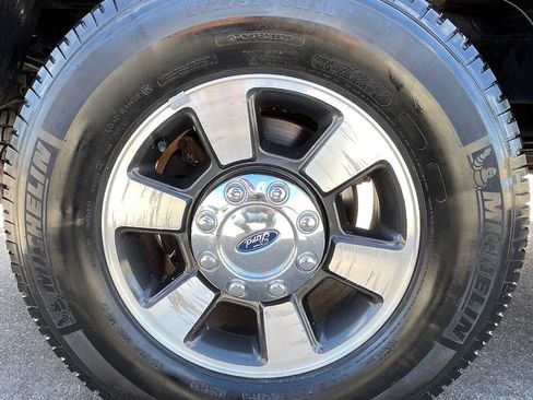 Used 2015 Ford F250 Lariat w/ Lariat Ultimate Package AWD/4WD image 12