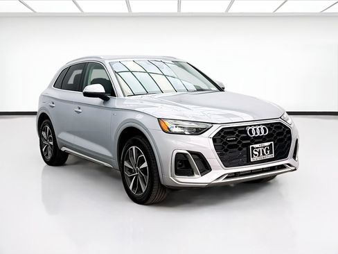 Used 2023 Audi Q5 2.0T Premium w/ Convenience Package AWD/4WD image 3