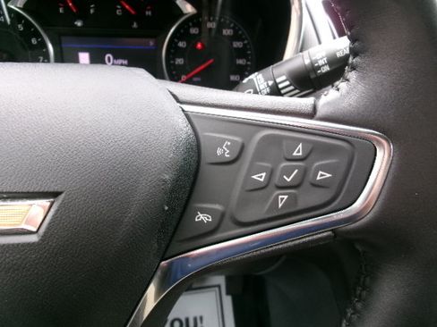 Used 2021 Chevrolet Equinox Premier FWD image 23