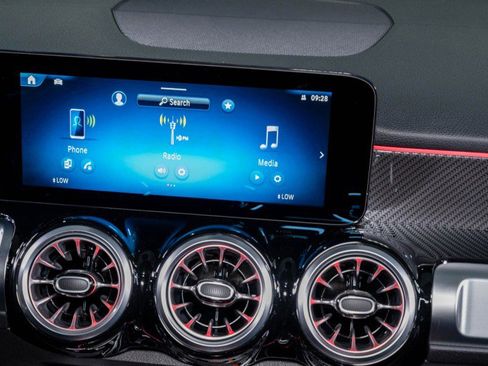 Certified 2025 Mercedes-Benz GLB 35 AMG 4MATIC image 19