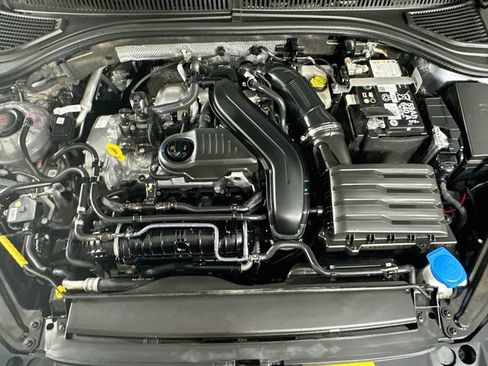Used 2025 Volkswagen Jetta SE FWD image 29
