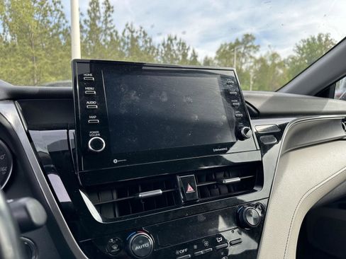 Used 2023 Toyota Camry XSE image 12