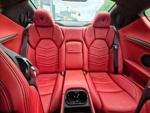 Used 2018 Maserati GranTurismo Sport RWD image 47