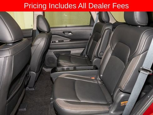 Used 2024 Nissan Pathfinder SL w/ SL Premium Package FWD image 10