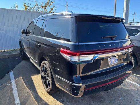 Certified 2022 Lincoln Navigator Reserve w/ Monochromatic Package image 10