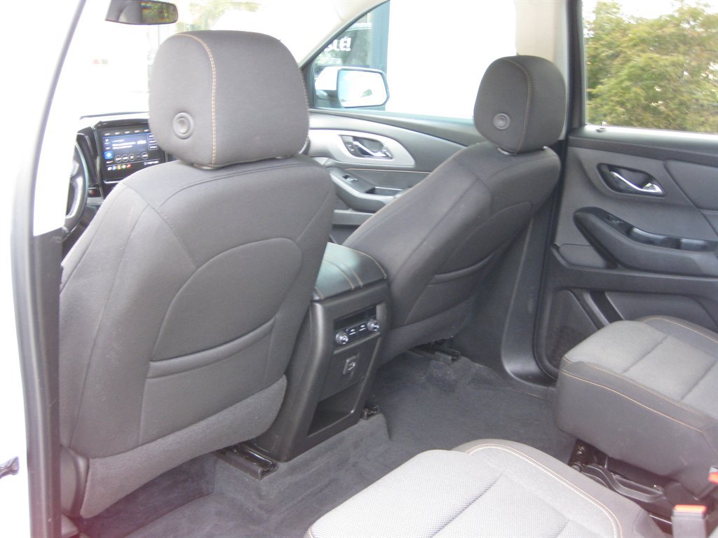 Used 2021 Chevrolet Traverse LT FWD image 24