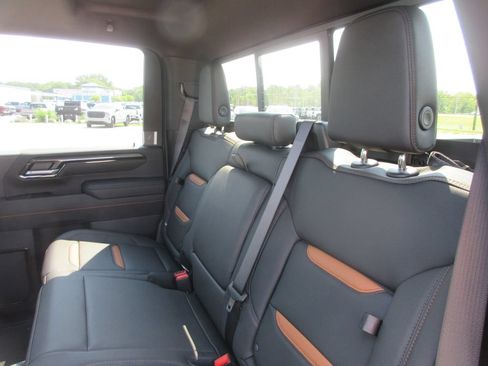 New 2026 GMC Sierra 2500 AT4 w/ AT4 Premium Plus Package AWD/4WD image 14
