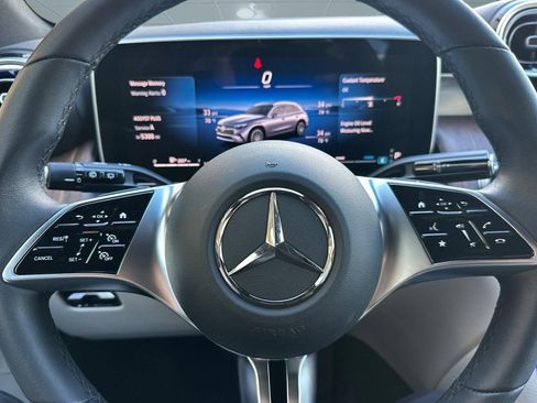 Used 2026 Mercedes-Benz GLC 300 image 18