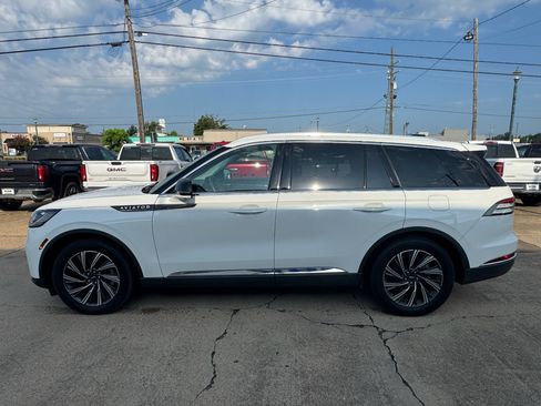 Used 2025 Lincoln Aviator 2WD image 2