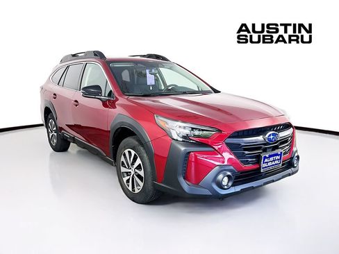 Certified 2025 Subaru Outback Premium AWD/4WD image 1