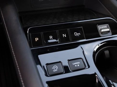 Certified 2025 Nissan Murano SV AWD/4WD image 19