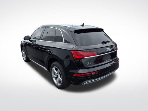Used 2023 Audi Q5 2.0T Premium w/ Convenience Package image 7
