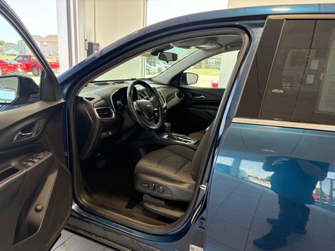 Used 2019 Chevrolet Equinox LT w/ Driver Convenience Package image 9