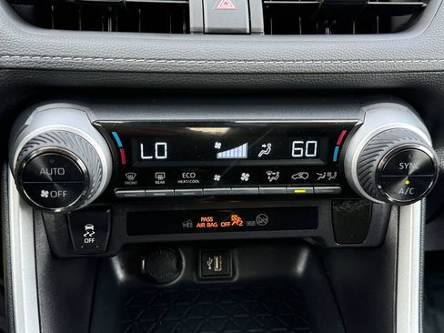 Used 2025 Toyota RAV4 LE AWD/4WD image 16