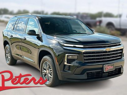 Used 2025 Chevrolet Traverse LT