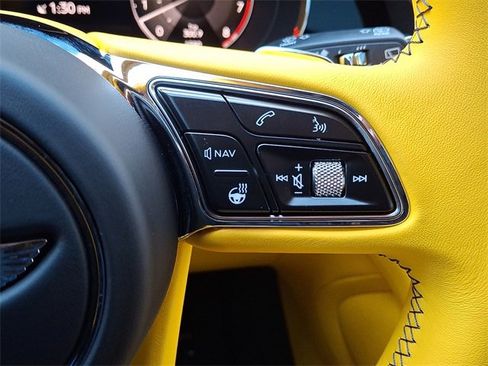 Used 2023 Bentley Bentayga image 25
