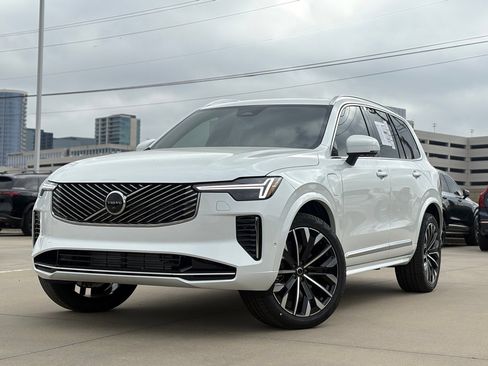 New 2026 Volvo XC90 T8 Plus w/ Protection Package Premier image 2