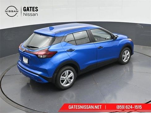 New 2025 Nissan Kicks Play S image 39