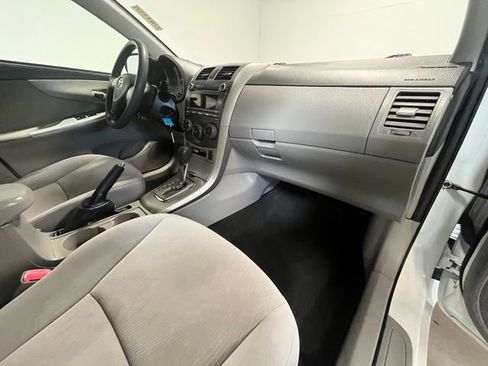 Used 2011 Toyota Corolla LE FWD image 10