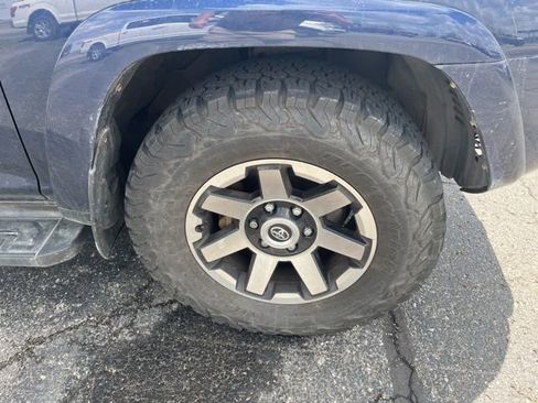 Used 2019 Toyota 4Runner TRD Off-Road Premium image 3