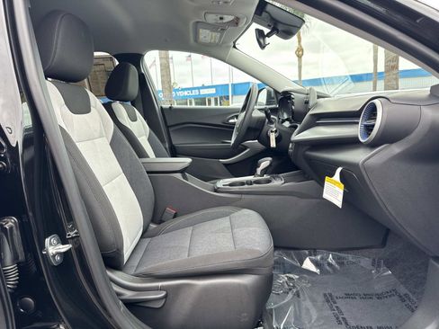 Used 2024 Chevrolet Trax LS image 24