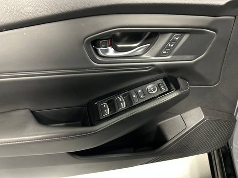 Used 2023 Honda Accord Touring image 12