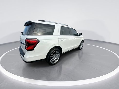Used 2023 Ford Expedition Limited image 8