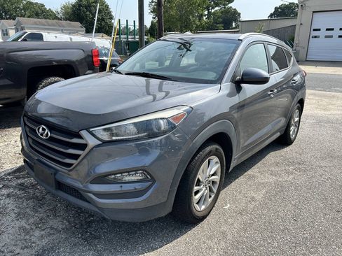 Used 2016 Hyundai Tucson SE w/ Option Group 02 FWD image 2