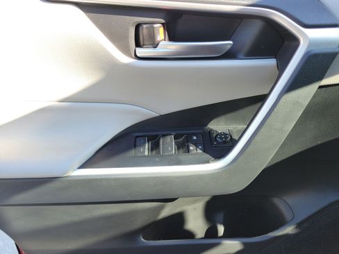 Used 2023 Toyota RAV4 XLE FWD image 17