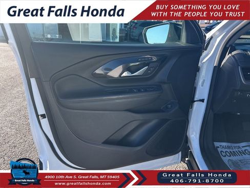 Used 2023 GMC Terrain AT4 image 12