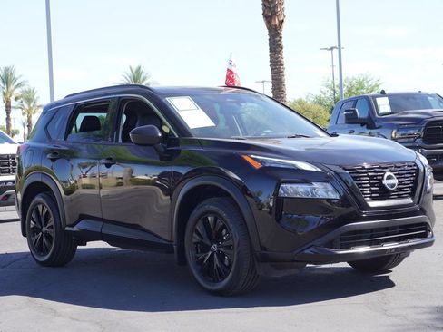 Certified 2023 Nissan Rogue SV w/ SV Premium B Package FWD image 4