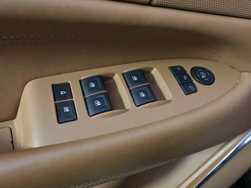 Used 2016 Cadillac Escalade Platinum AWD/4WD image 23