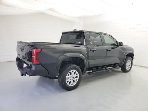 Used 2025 Toyota Tacoma SR image 5