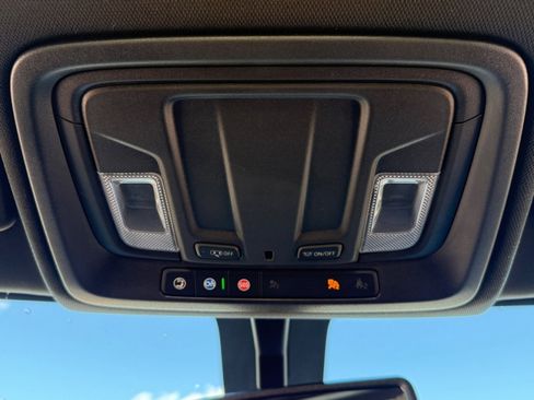 Used 2023 GMC Sierra 2500 AT4 image 32