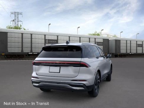 New 2026 Lincoln Nautilus Reserve image 6