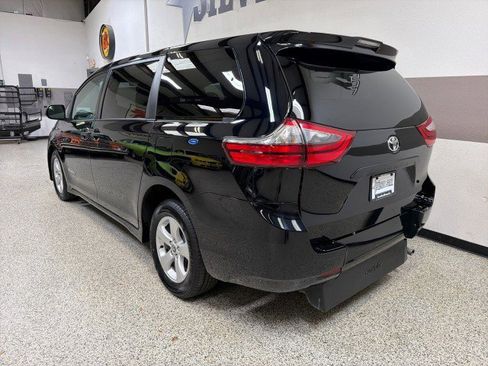 Used 2020 Toyota Sienna L image 7