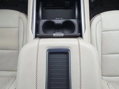 Used 2021 GMC Yukon XL Denali w/ Denali Premium Package image 47