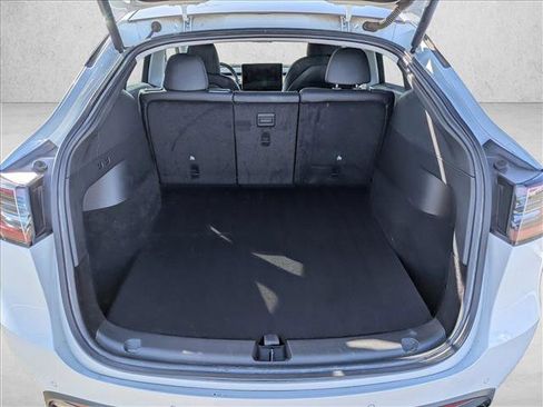 Used 2021 Tesla Model Y Long Range image 7
